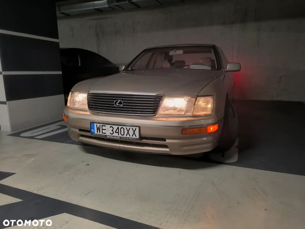 Lexus LS - 24