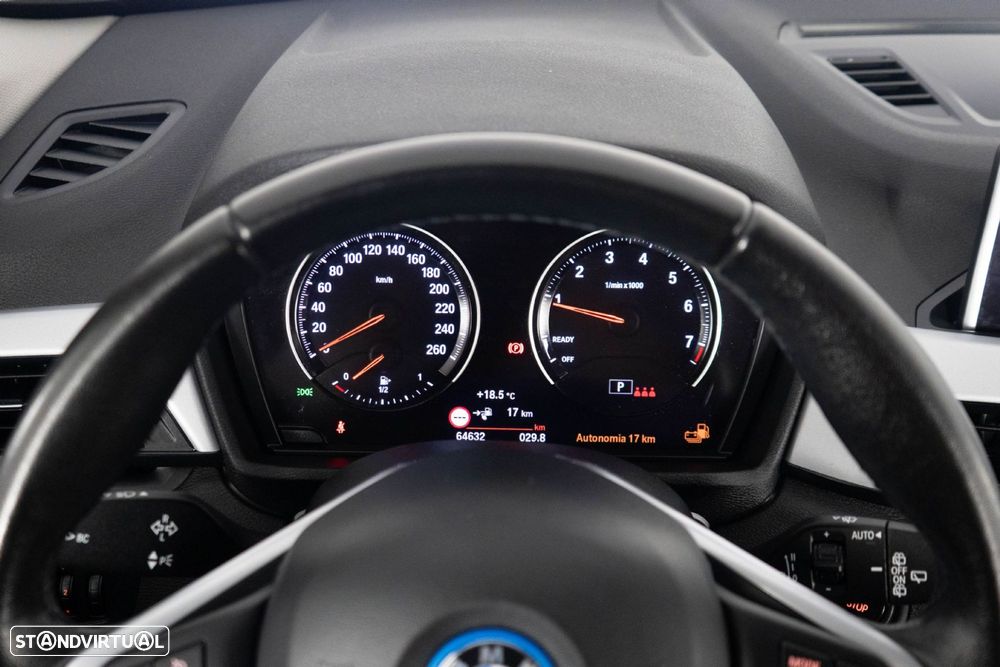 BMW X1 25 e xDrive Corporate Edition - 27