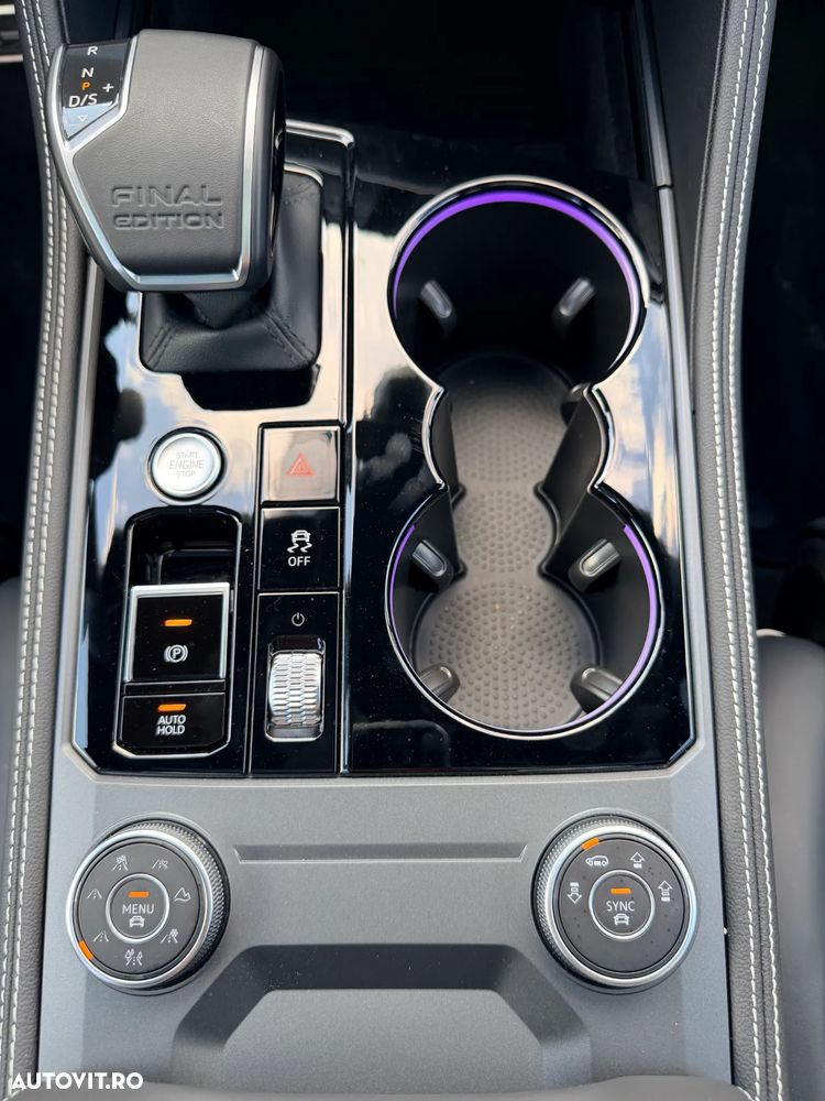 Volkswagen Touareg V6 TDI 4MOTION R-Line - 29