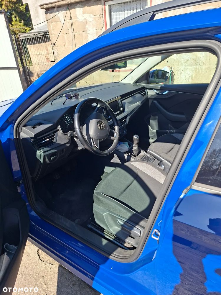 Skoda Kamiq 1.0 TSI Essence - 5