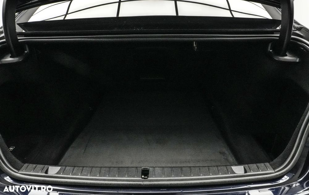 BMW Seria 7 740d xDrive - 34