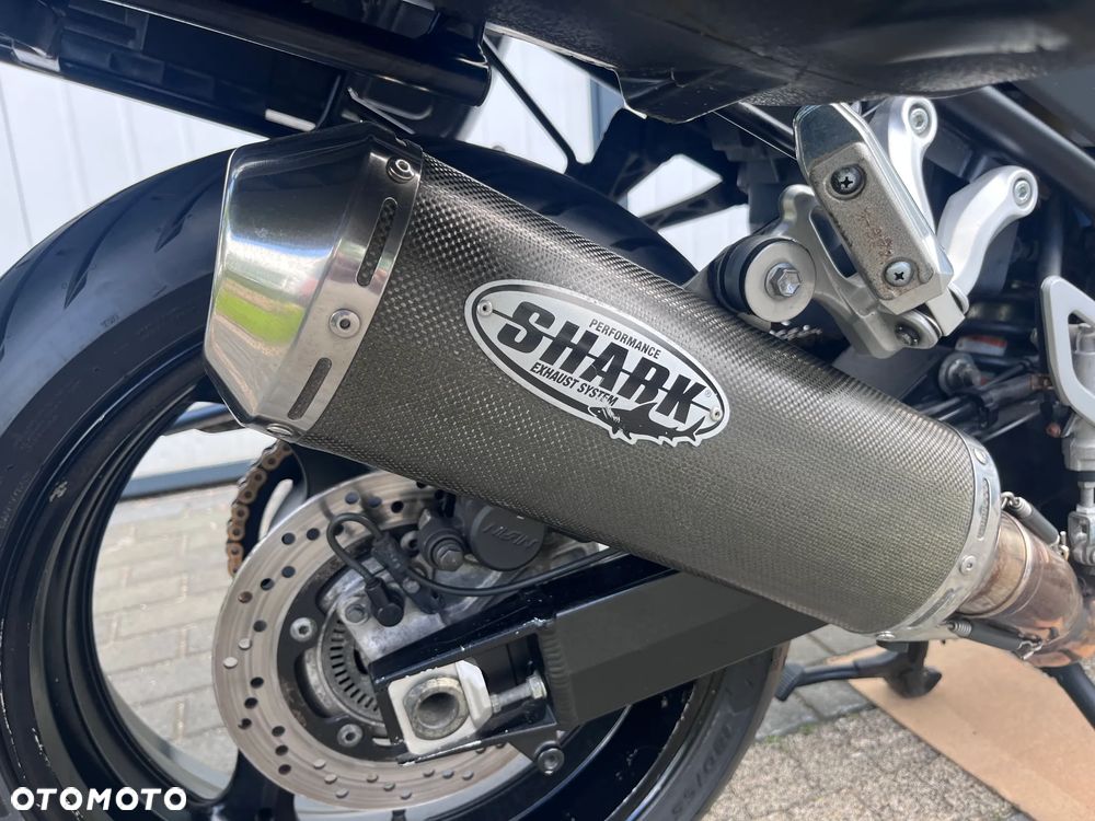Suzuki GSX - 22