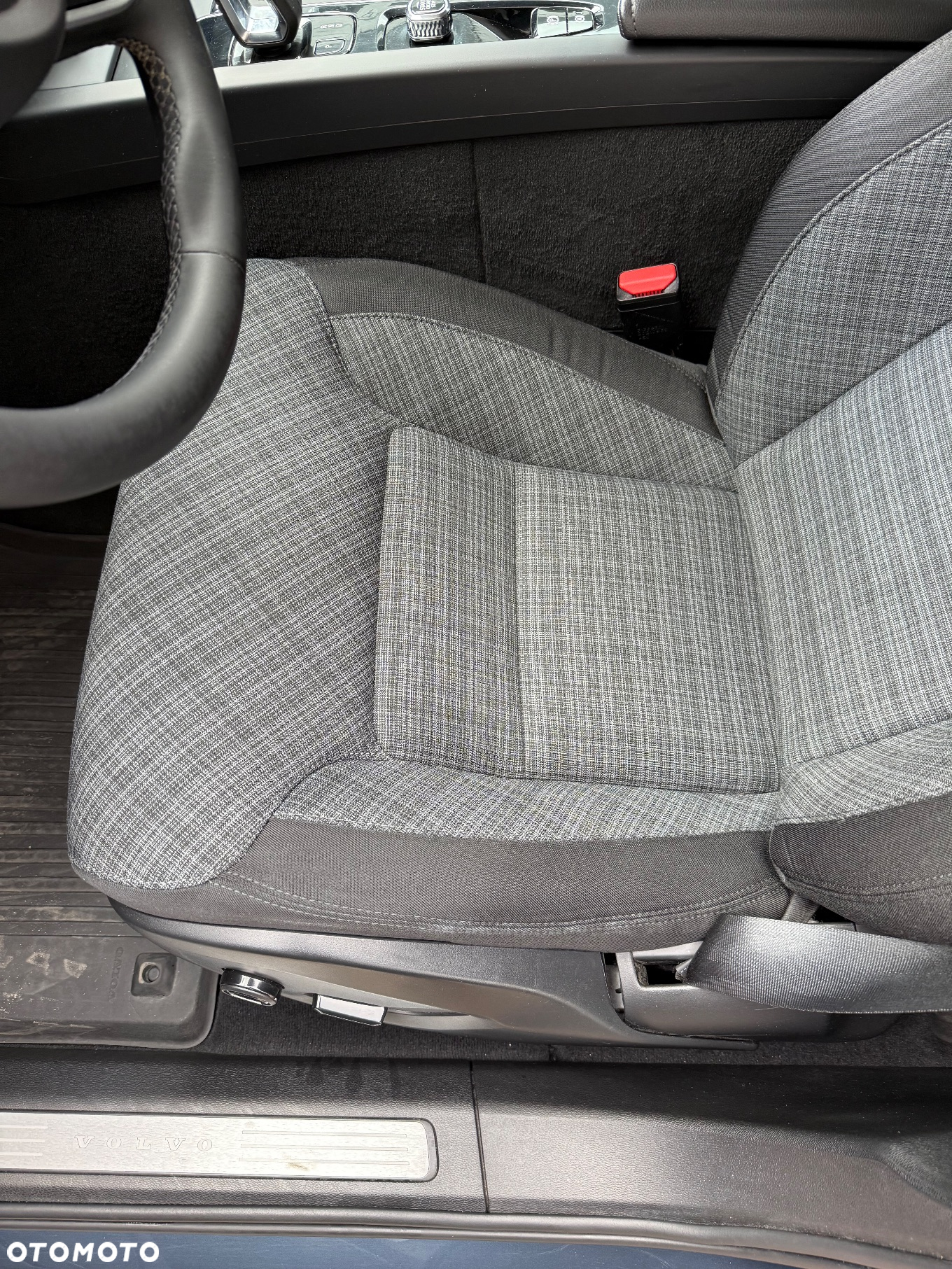 Volvo XC 60 B4 D Geartronic Momentum Pro - 21