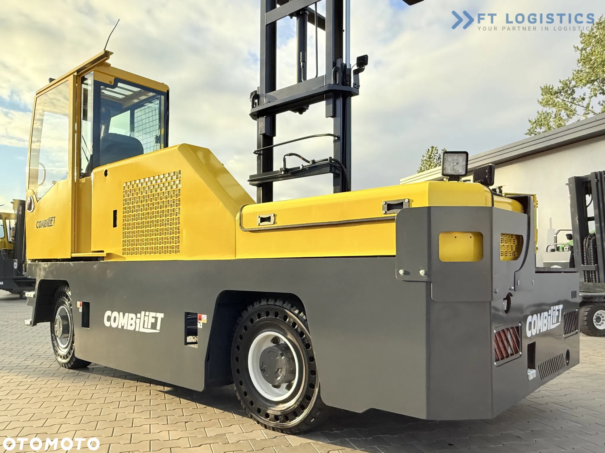 Combilift WÓZEK BOCZNY / C5000FSL / DIESEL / DUPLEX 4100MM /JEDYNE 2573 MOTOGODZIN / PEŁNA KABINA / STAN IDEALNY / NOWE OPONY / Szeroka oferta wózków czterokierunkowych i bocznych, dopasowanych do różnorodnych potrzeb i zastosowań - 35