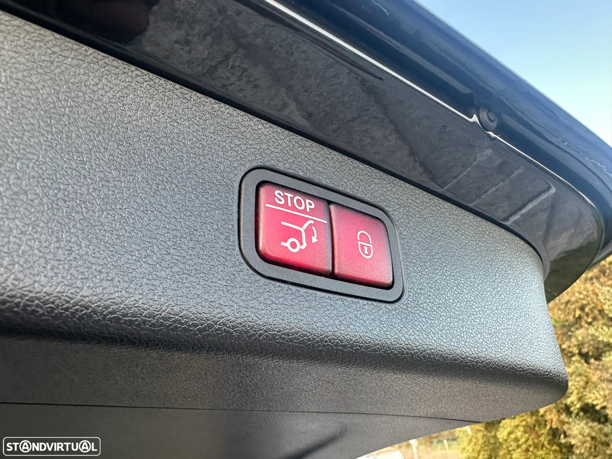 Mercedes-Benz E 300 e Avantgarde - 16