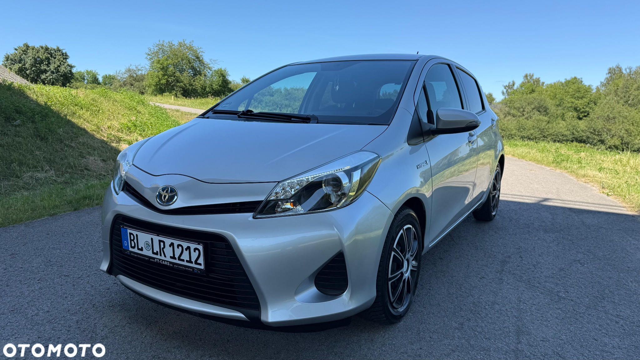 Toyota Yaris Hybrid 100 Active - 4