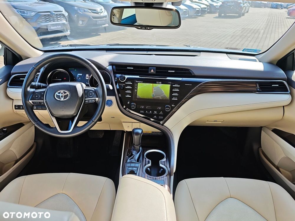 Toyota Camry 2.5 Hybrid Executive CVT - 11