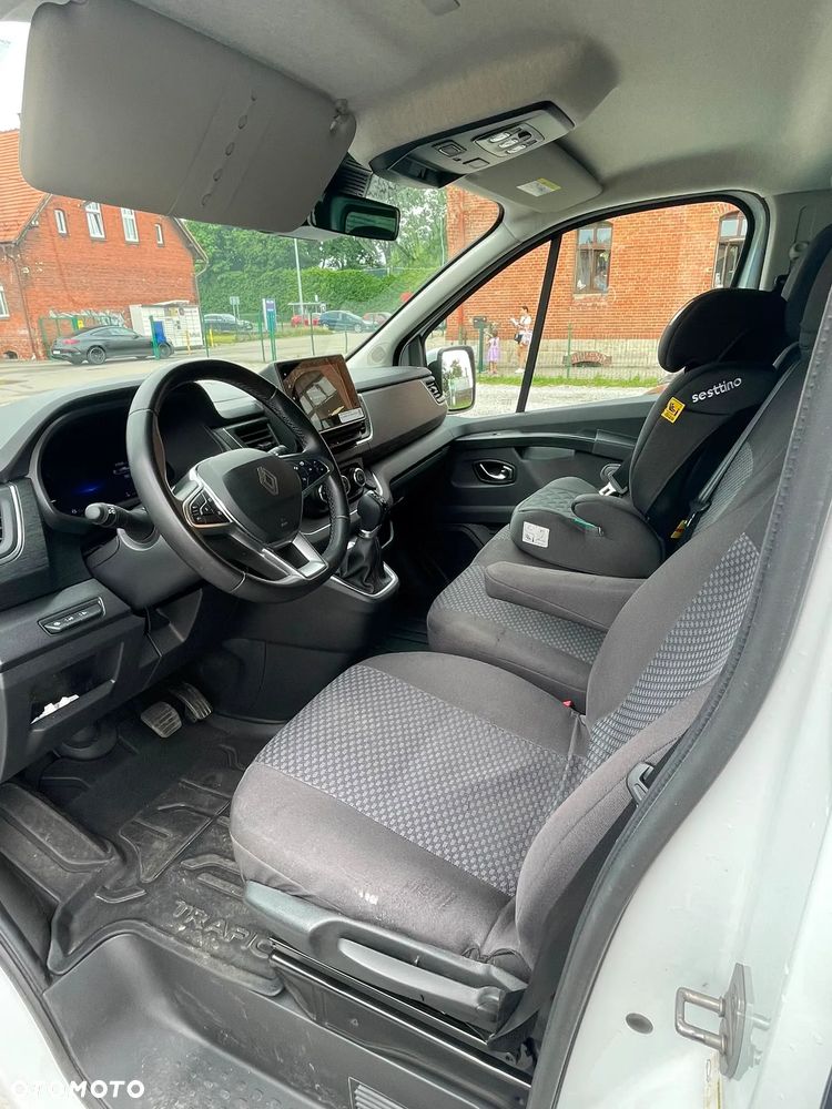 Renault Trafic 2.0 dCi EDC - 9