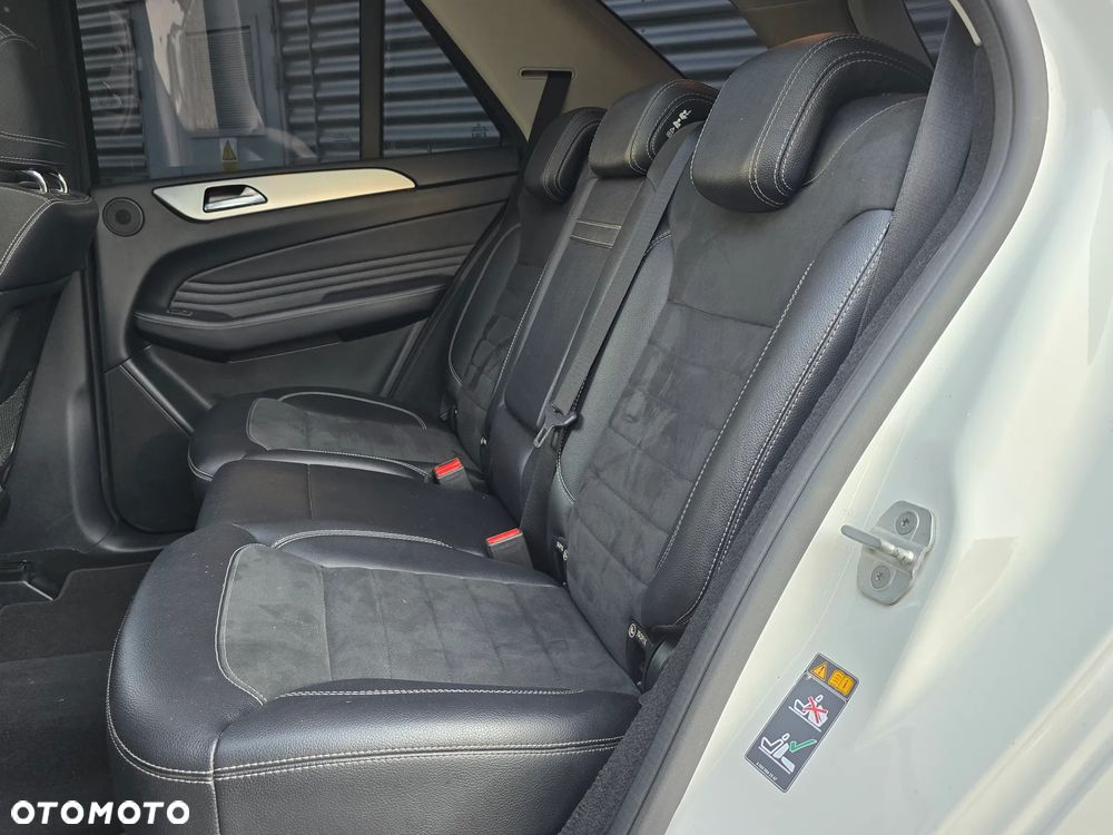 Mercedes-Benz ML 350 BlueTec 4-Matic - 24