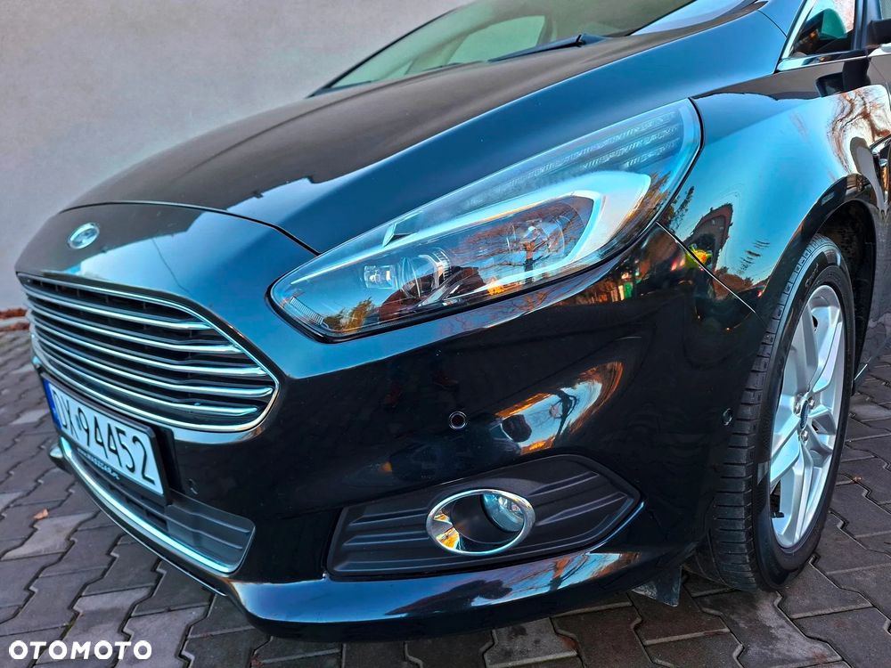 Ford S-Max - 13