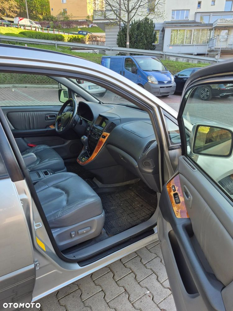 Lexus RX - 16