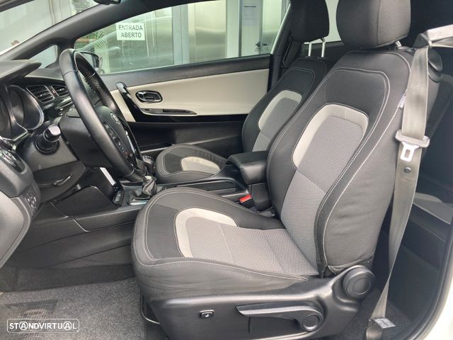 Kia Ceed S Coupé 1.6 CRDi TX Sport - 28