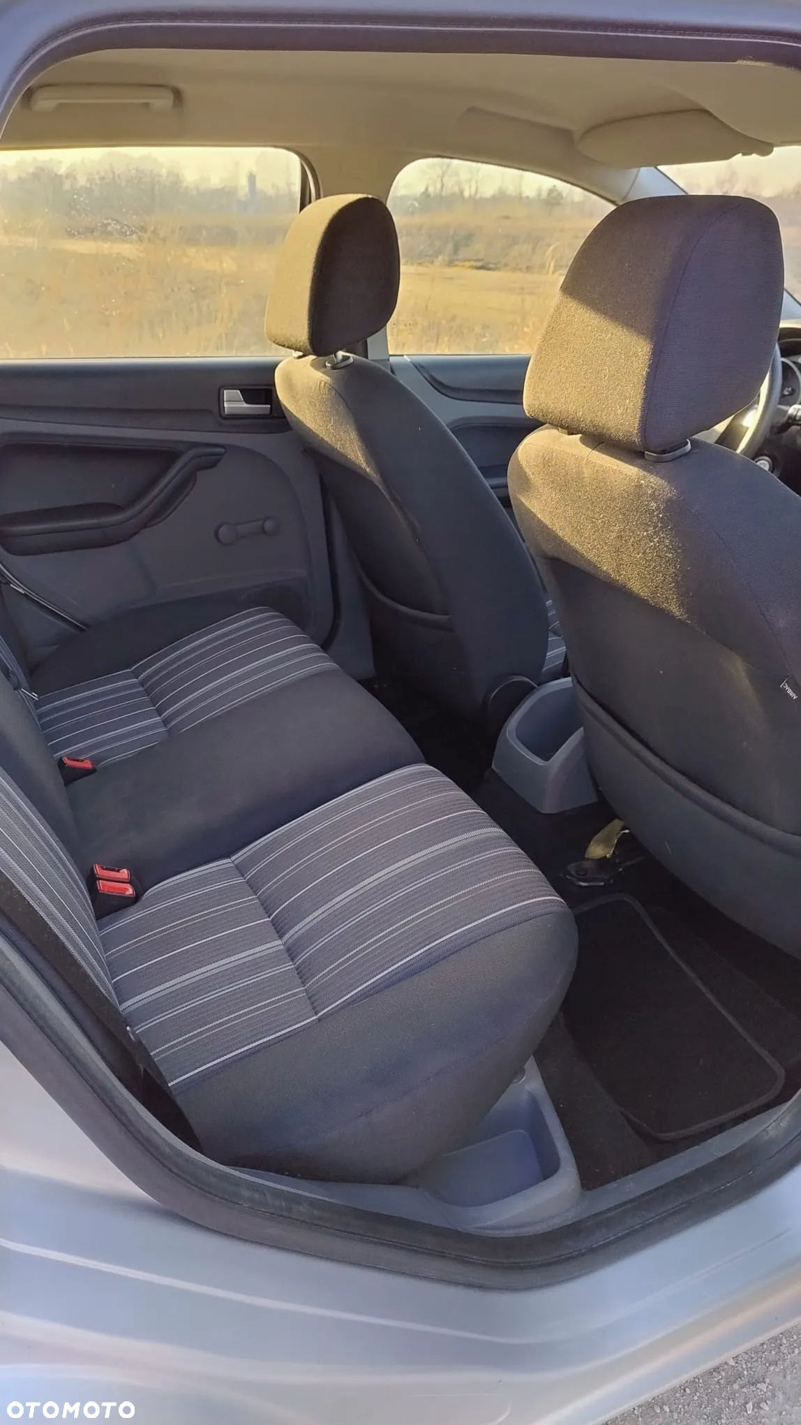 Ford Focus 1.6 16V Ambiente - 13