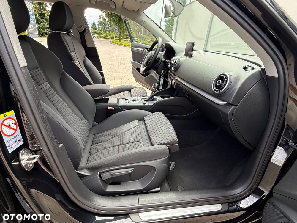 Audi A3 Sportback 2.0 TDI S tronic design - 29