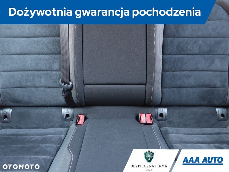 Volkswagen Golf Variant - 11