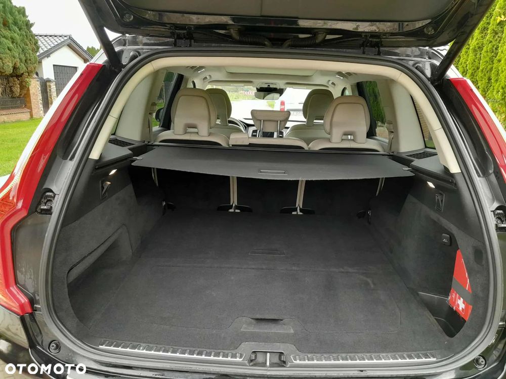 Volvo XC 90 T5 AWD Geartronic Momentum - 28