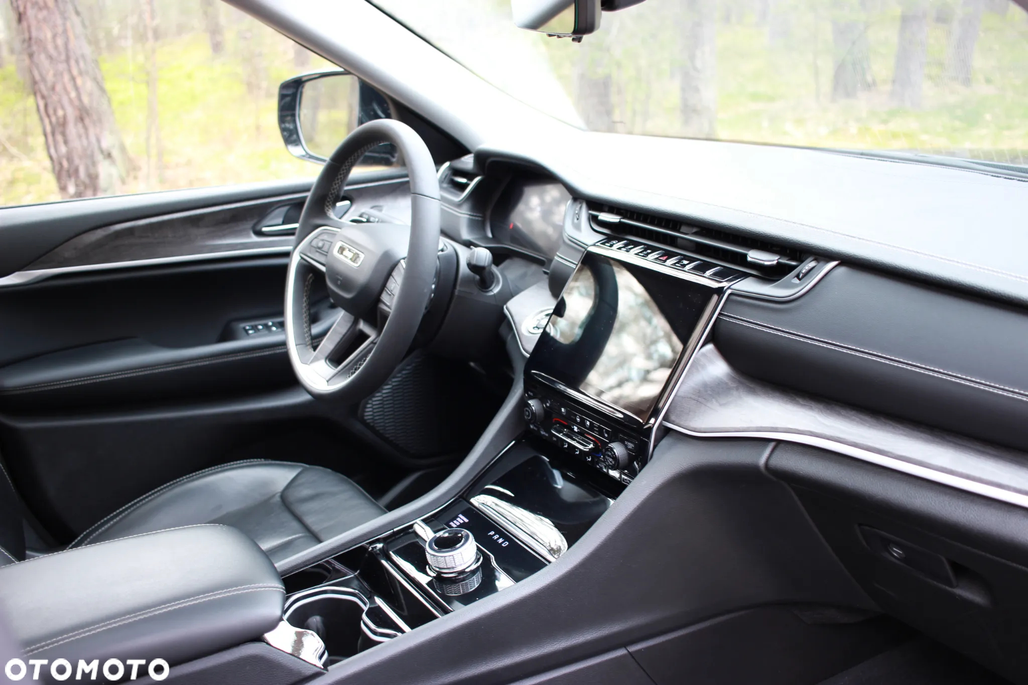 Jeep Grand Cherokee - 11