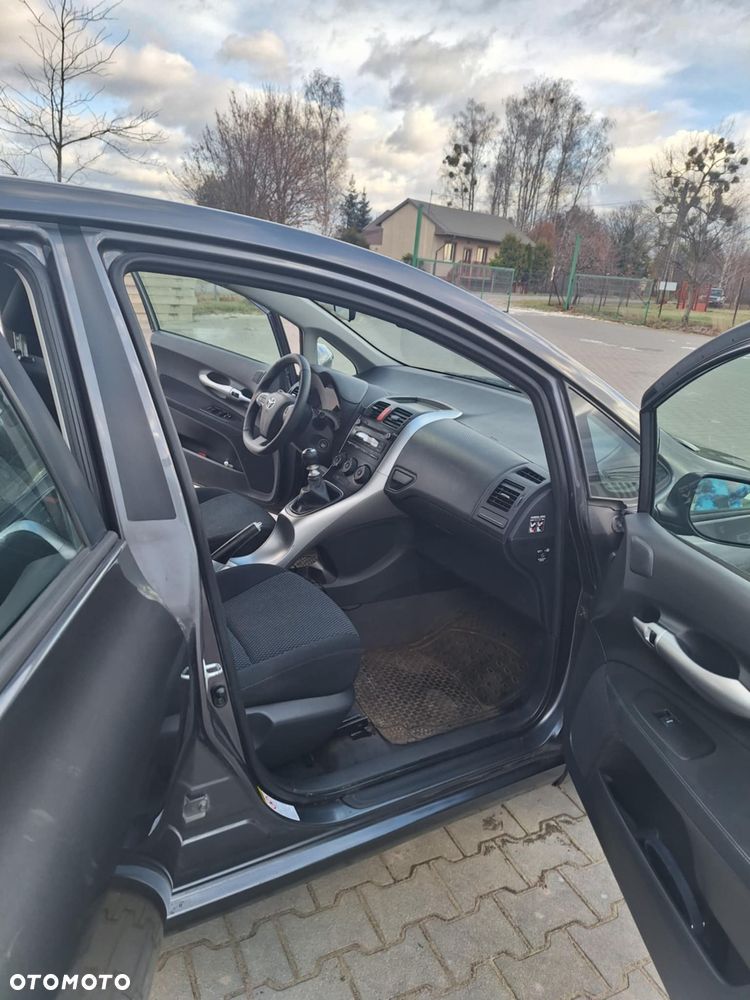 Toyota Auris 1.33 VVT-i - 11