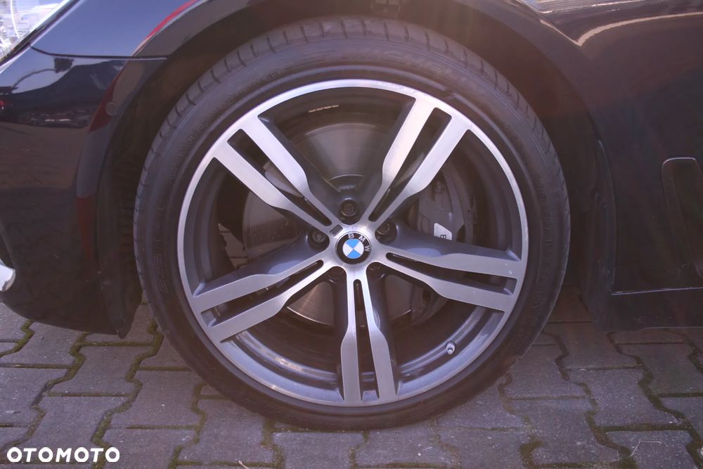 BMW Seria 7 750i xDrive - 22