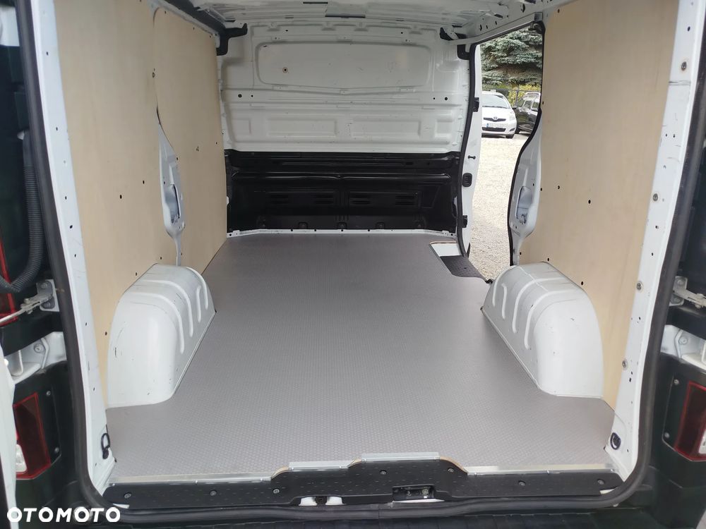 Renault Trafic - 21