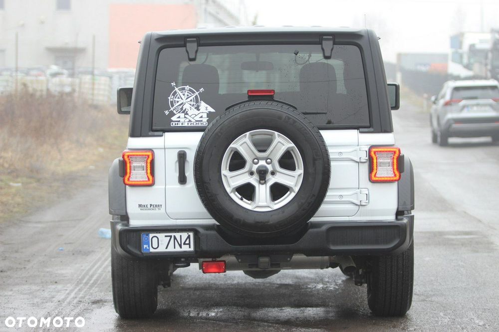 Jeep Wrangler - 34