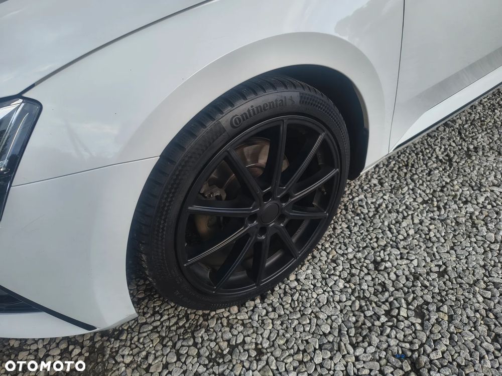 Skoda Superb 2.0 TDI DSG Sportline - 14