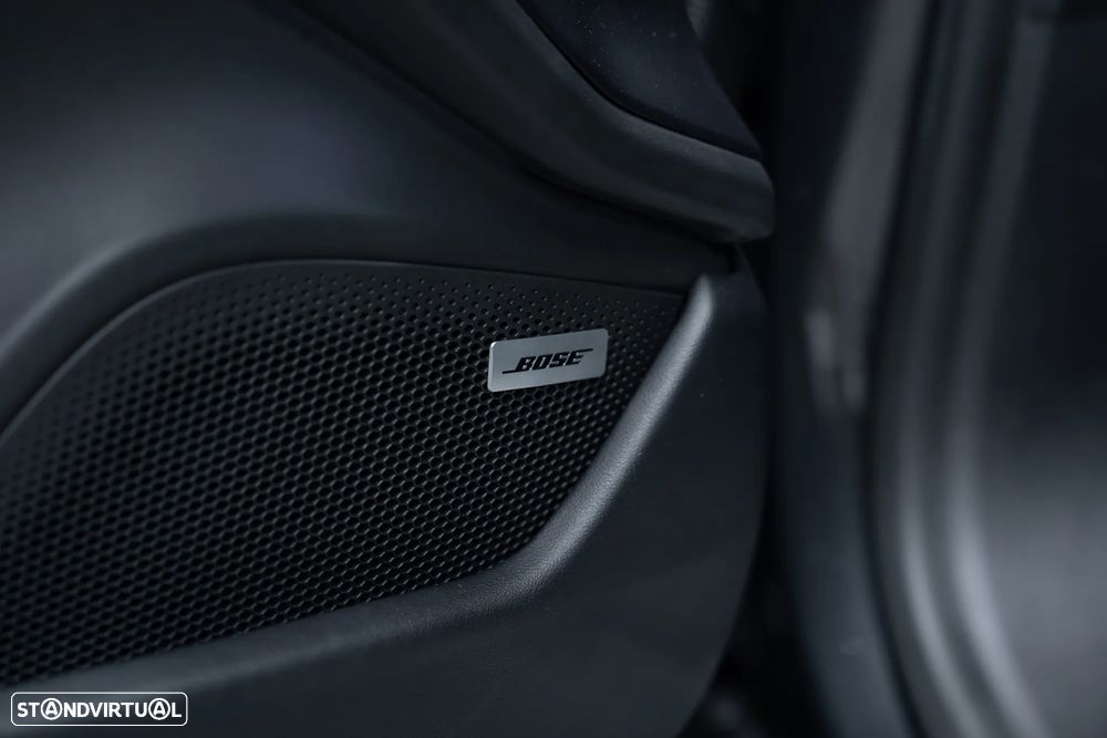 Porsche Taycan Turbo - 29