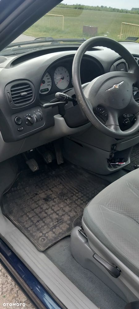 Chrysler Voyager 2.4 SE - 5