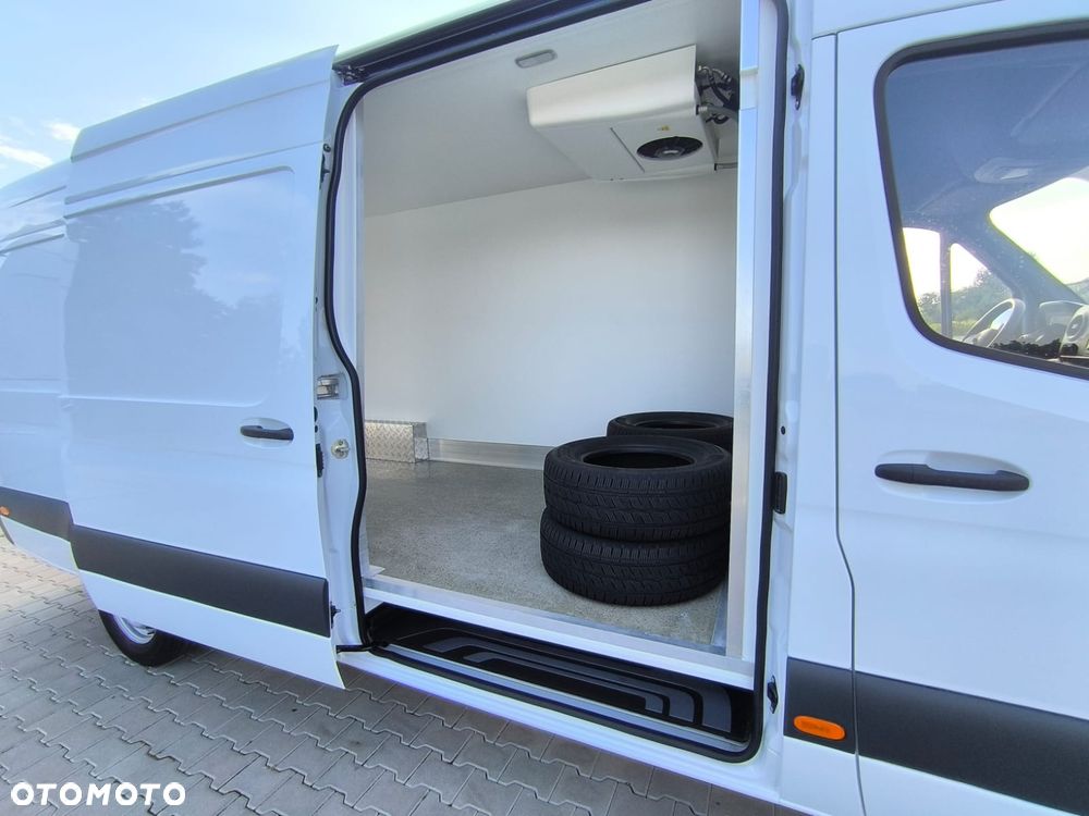 Mercedes-Benz Sprinter 315, Automat, Mroźnia, Chłodnia + Funkcja Grzania, Długi (4.25m) - 16