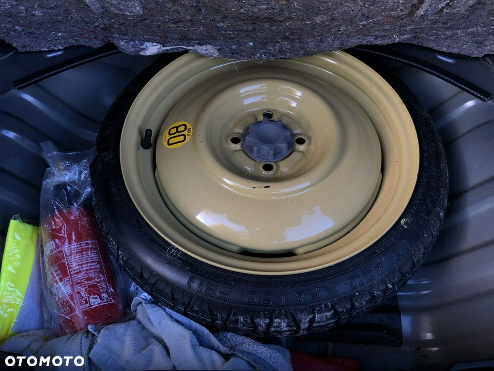 Daihatsu Sirion - 35