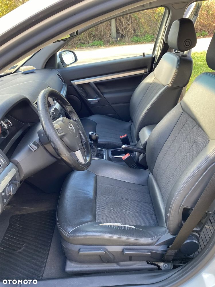 Opel Vectra 1.9 CDTI Sport / GTS - 17