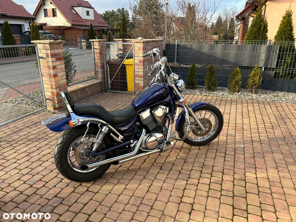 Suzuki Intruder - 2