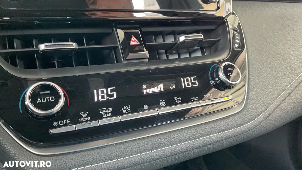Toyota Corolla 1.8 HSD TS Dynamic - 30