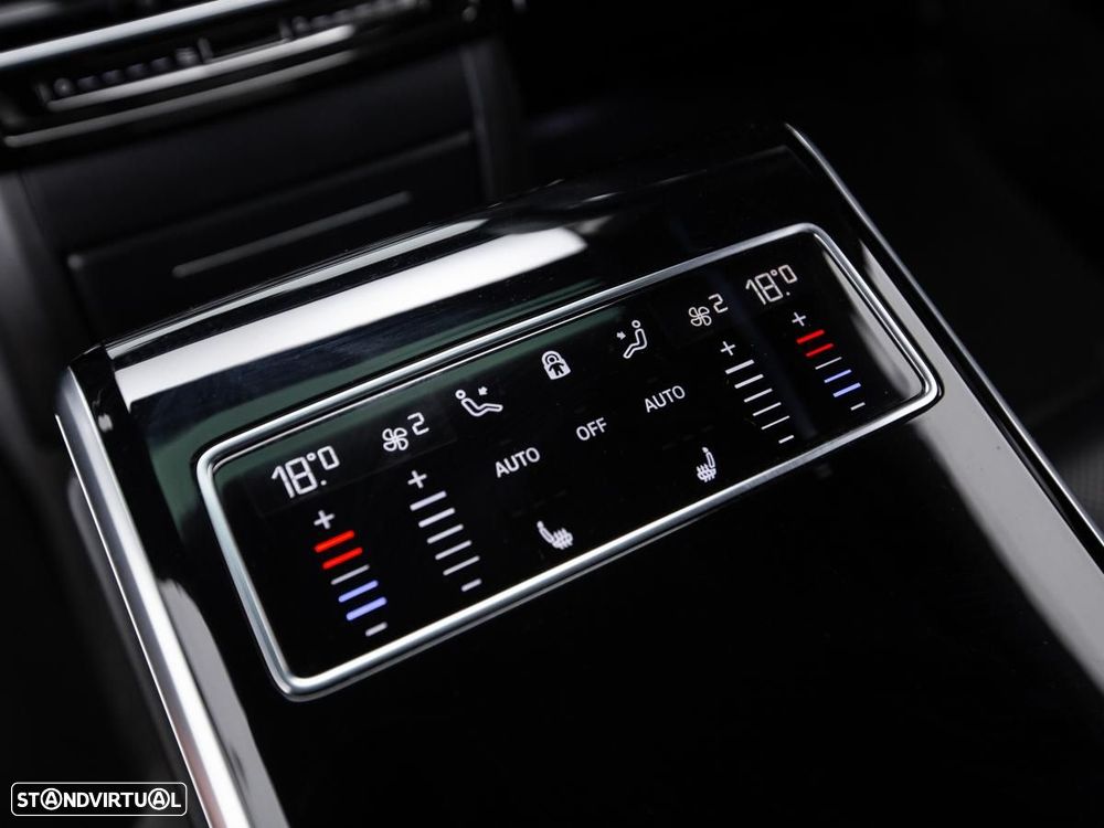 Audi S8 - 36