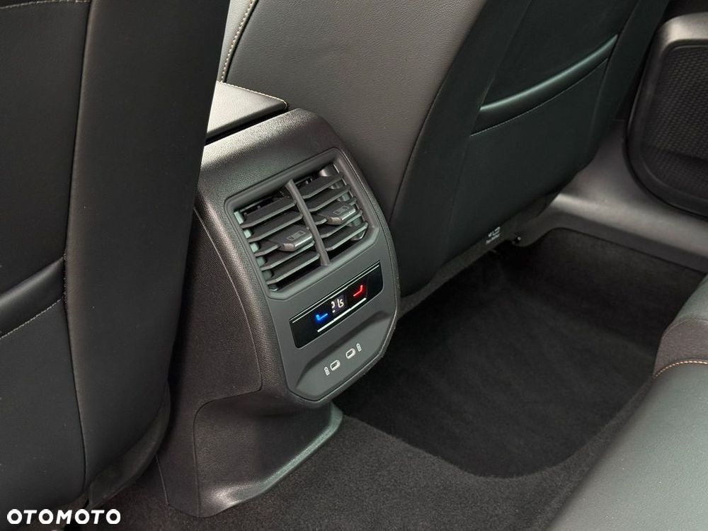 Cupra Leon 1.5 eTSI DSG - 11