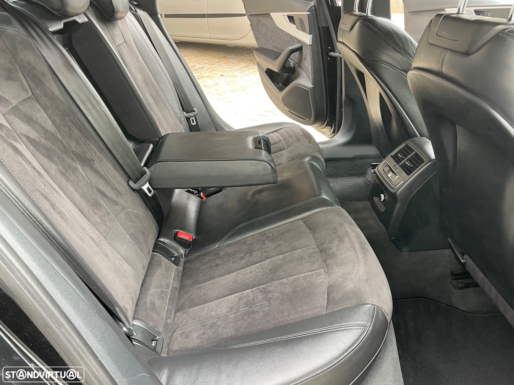 Audi A4 2.0 TDI Business Line S-line - 54