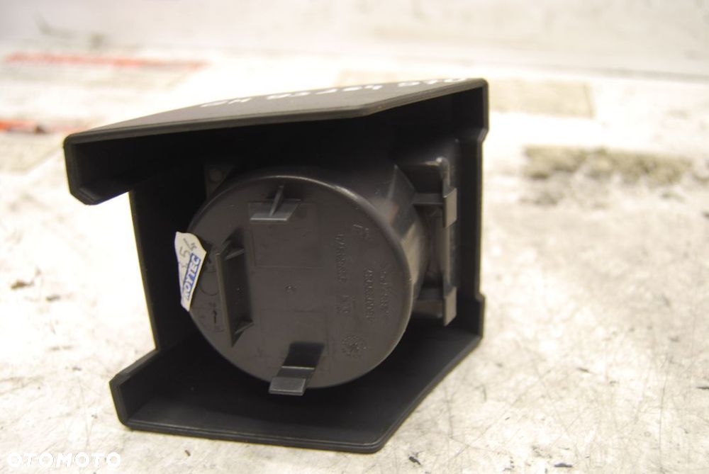 SCHOWEK UCHWYT NA KUBEK 93264970 OPEL MERIVA A - 2