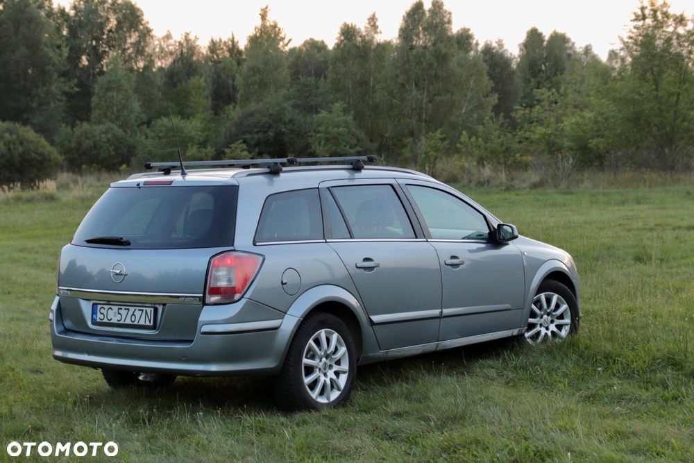 Opel Astra 2006 photo 2