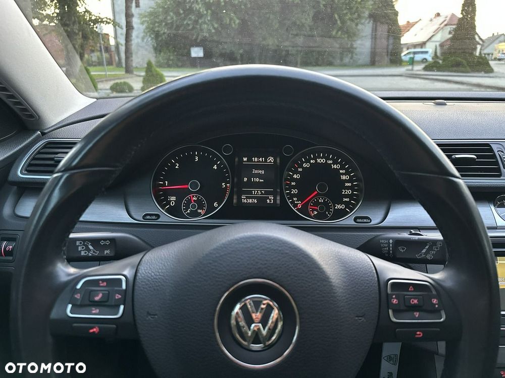 Volkswagen Passat - 16