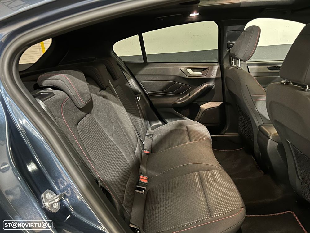 Ford Focus 1.0 EcoBoost MHEV ST-Line X Aut. - 18