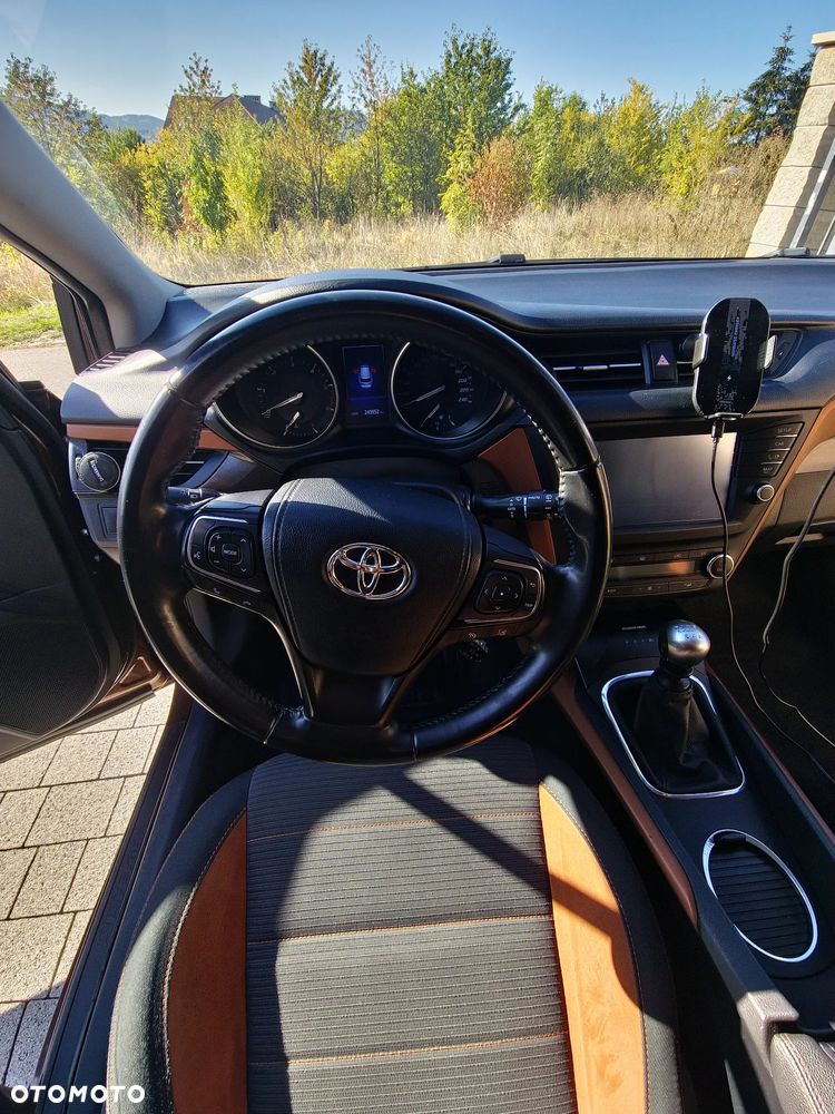 Toyota Avensis - 16