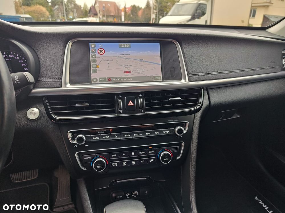 Kia Optima Plug-in Hybrid - 12