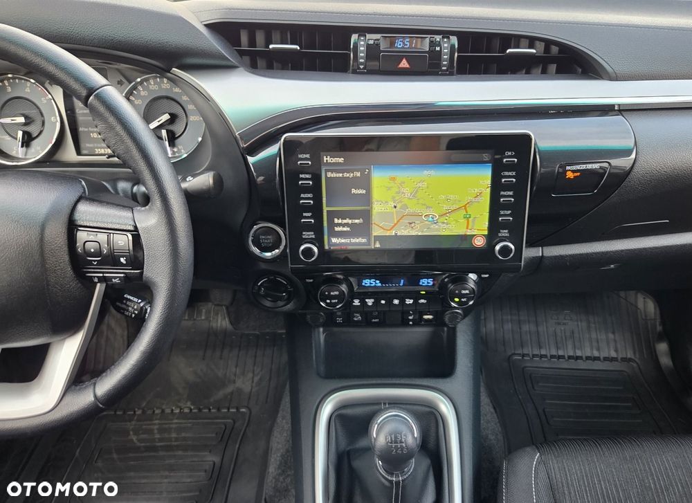 Toyota Hilux 2.8 D-4D Double Cab SR5 4x4 - 24