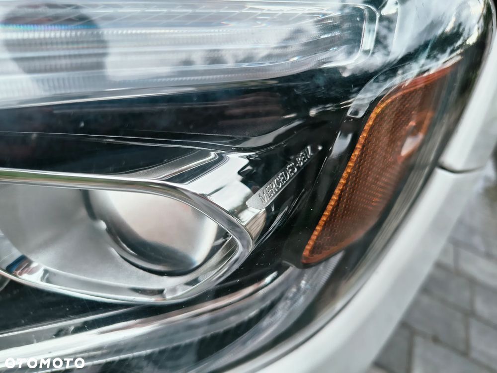 Mercedes-Benz GLB 250 8G-DCT - 24