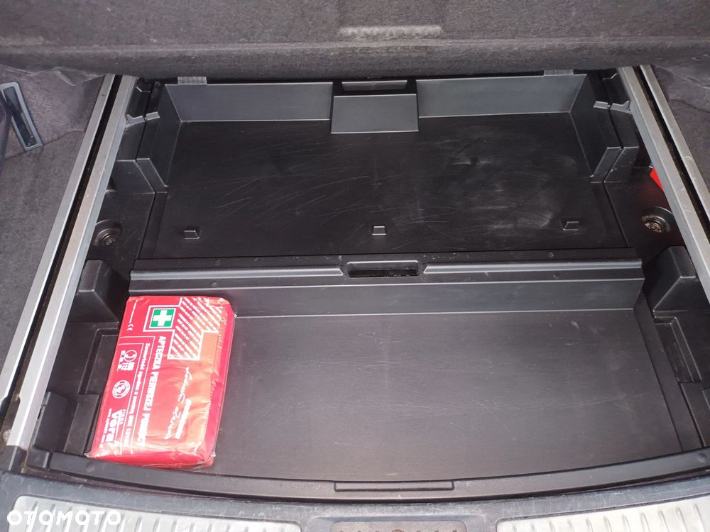 Toyota Avensis 1.8 Sol - 19