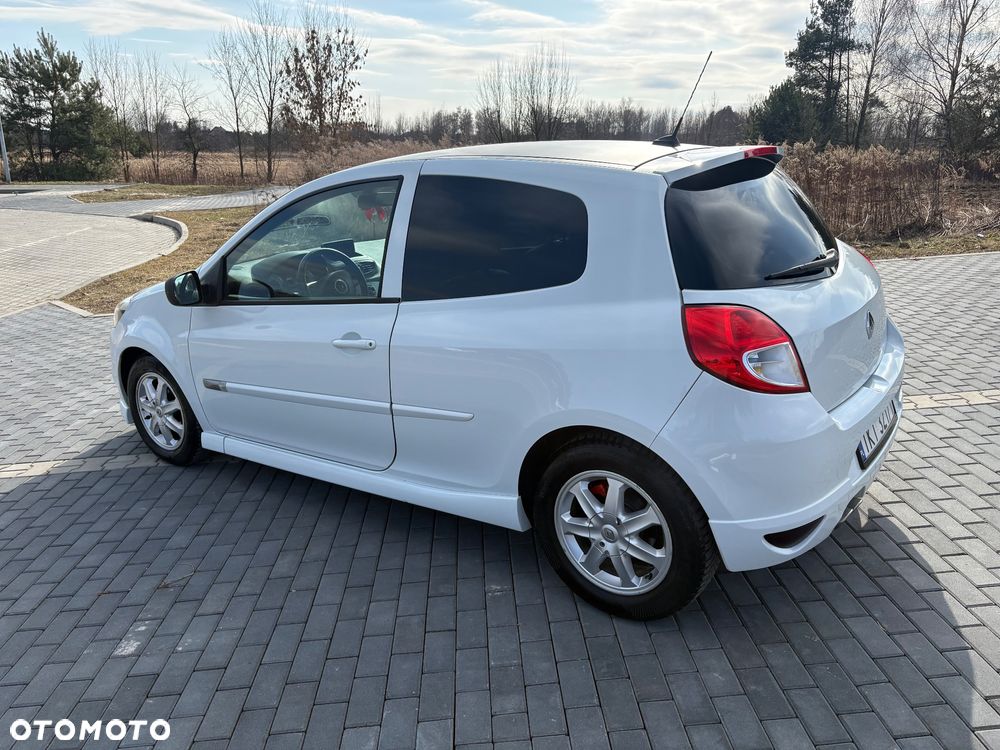 Renault Clio - 9