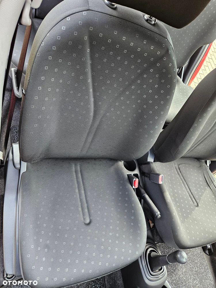 Toyota Yaris 1.0 Terra - 29