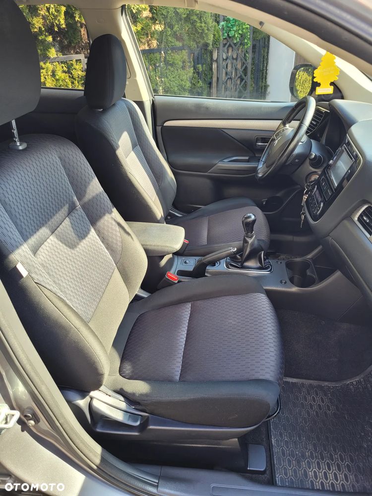 Mitsubishi Outlander 2.0 Intense 2WD - 11