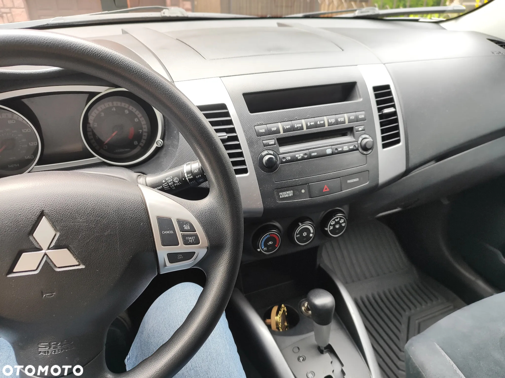 Mitsubishi Outlander 3.0 V6 XLS - 13