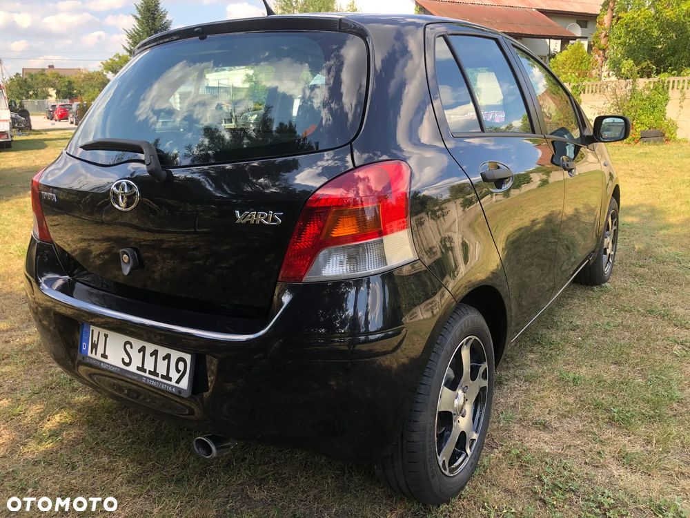 Toyota Yaris - 11